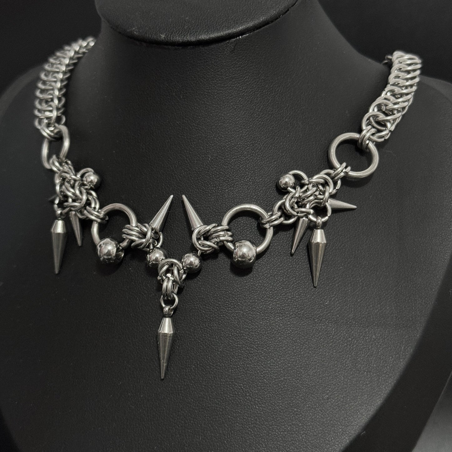 Command chainmail necklace on bust side view